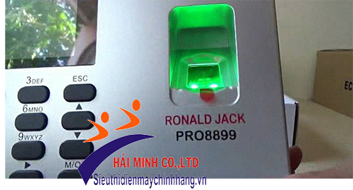 Máy chấm công Ronald Jack Pro-8899 với mắt đọc nhạy bén, bền bì